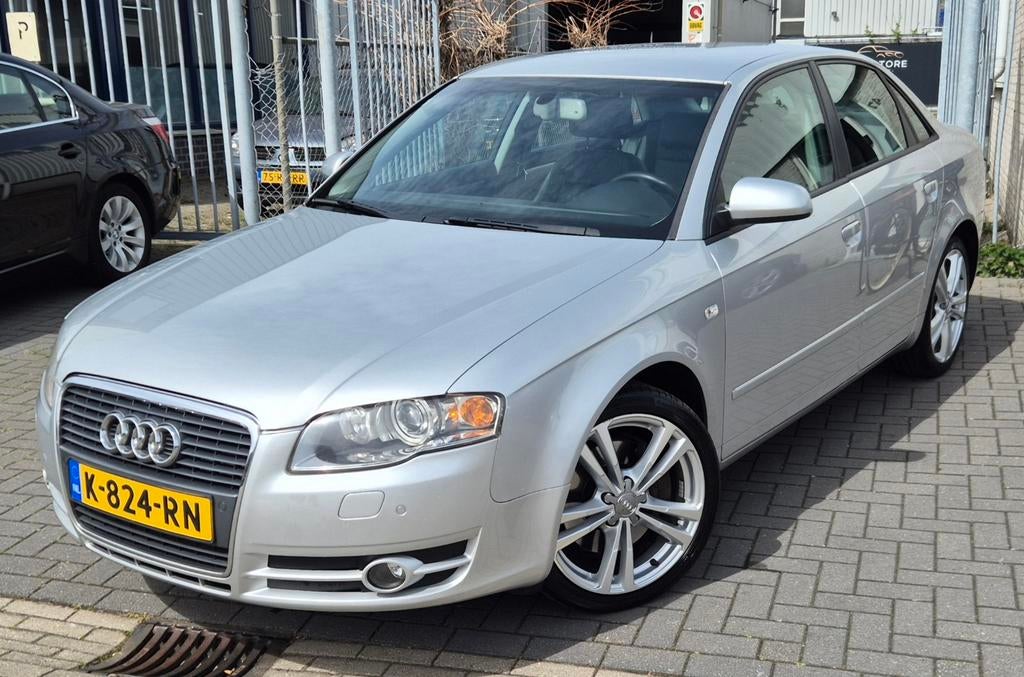 Audi A4 3.2 FSI V6 LIMOUSINE 2006 Grijs*Automaat*Leer*, Zwart, Bedrijf, Sedan, 750 kg