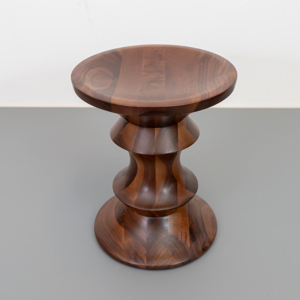 ACTIE!! 23x Vitra Eames Stool C - Amerikaans Notenhout, Huis en Inrichting, Banken | Voetenbanken en Poefen, Niet ingevuld, Minder dan 50 cm