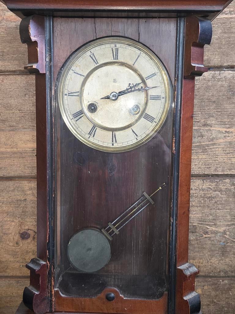 Houten wandklok met slinger, Antiek en Kunst, Antiek | Klokken, Ophalen of Verzenden