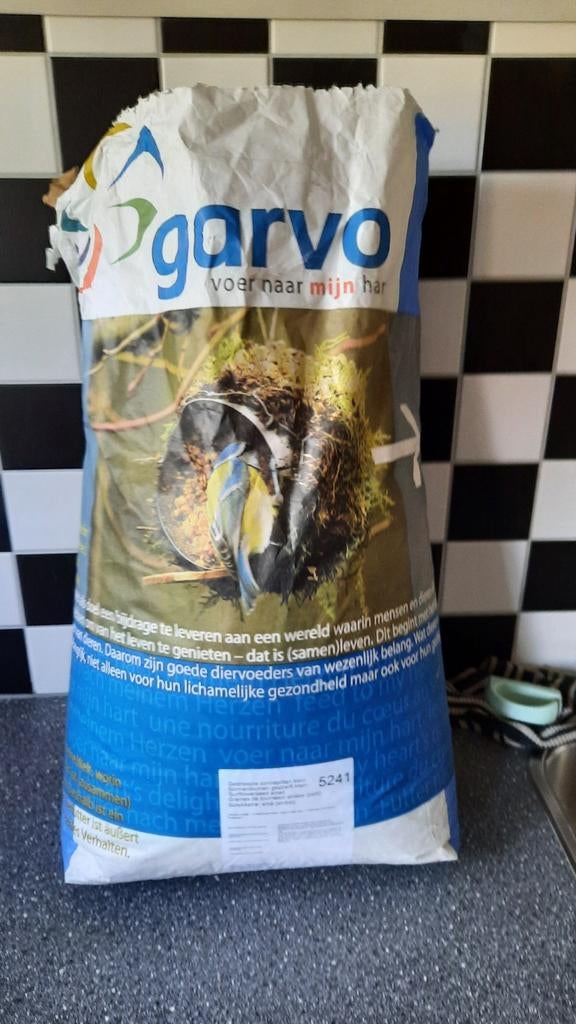 Garvo zonnebloempitten gestreept 12 kilo gratis, Dieren en Toebehoren, Ophalen, Pluimvee