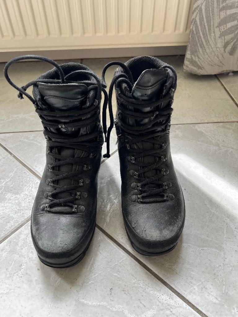 Gedragen paar Meindl 3524-01 legerschoenen maat 40, Verzenden, Gebruikt, Schoenen