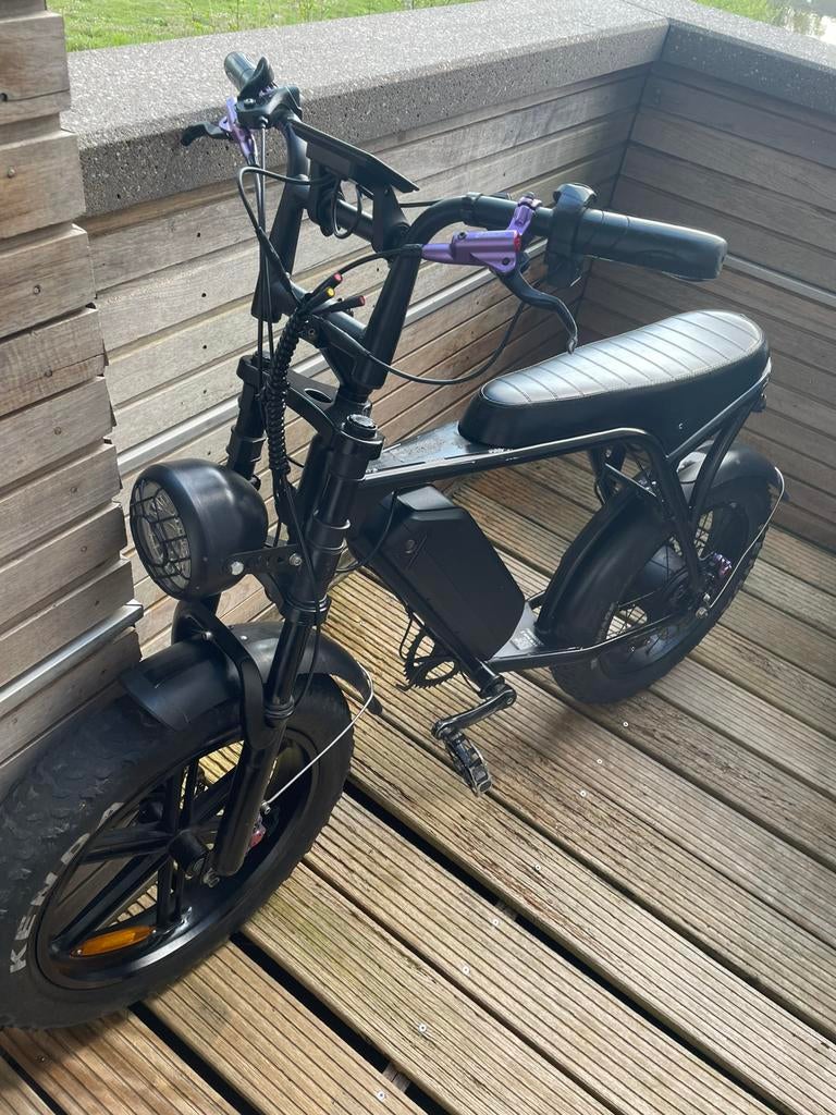 Fatbike v8 mooi, Fietsen en Brommers, Brommers | Tomos, Ophalen of Verzenden, Zo goed als nieuw, Overige modellen