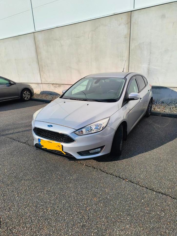 Ford Focus 1.0 Ecoboost 74KW 5D 2015 Grijs, Auto's, Ford, Particulier, Focus, Benzine, A, Hatchback, Handgeschakeld, Geïmporteerd
