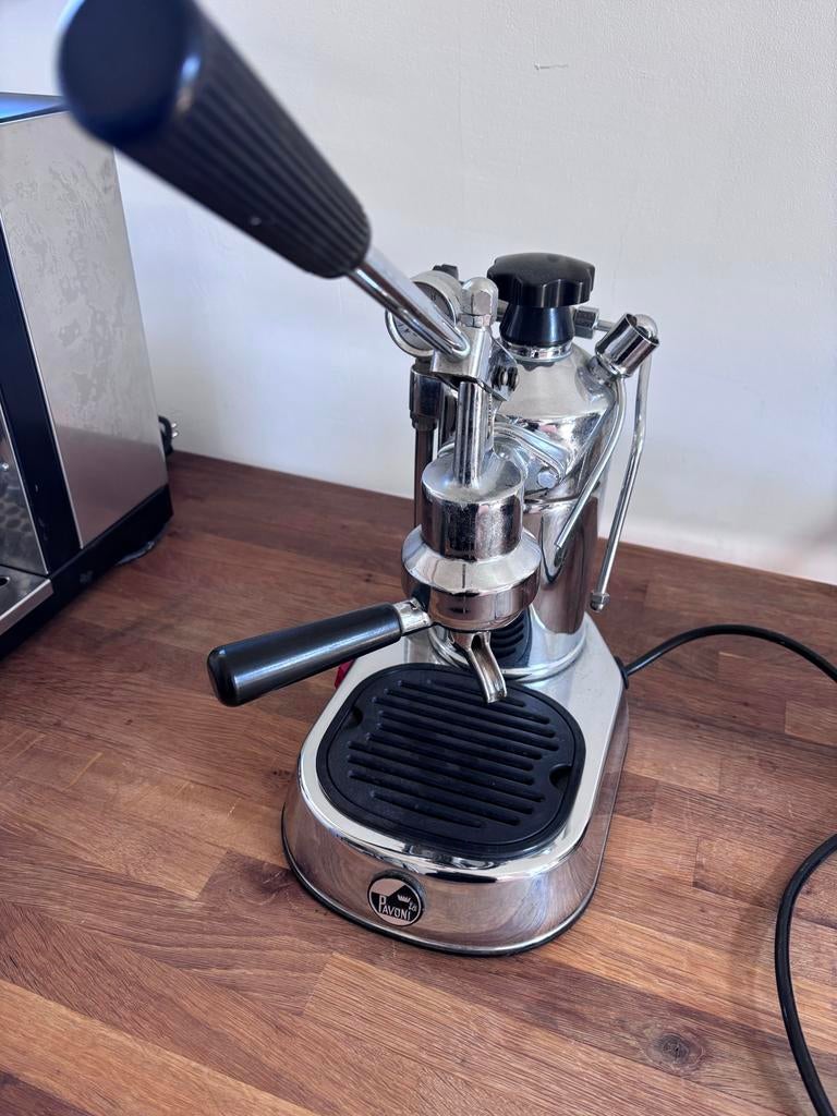La Pavoni Professionele Espressomachine - Handmatig, Gebruikt, Espresso apparaat, Gemalen koffie, 2 tot 4 kopjes