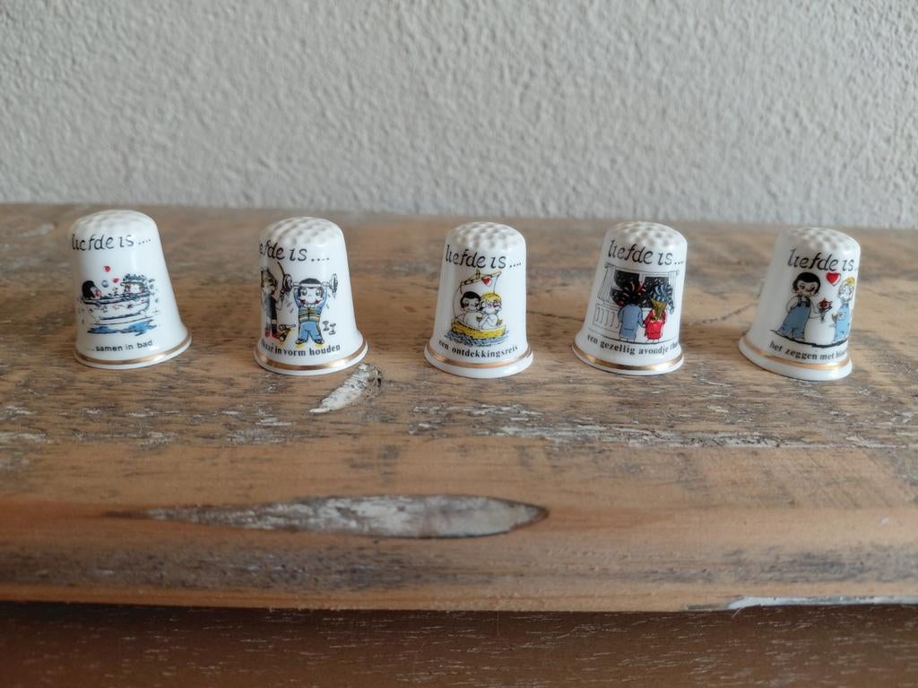 Vingerhoedjes Liefde is ..., Ophalen of Verzenden, Zo goed als nieuw