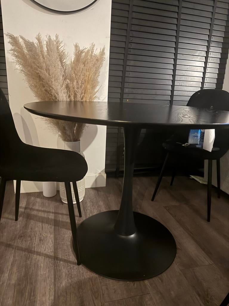 Zwarte ronde eettafel, Huis en Inrichting, Tafels | Eettafels, Ophalen, Gebruikt, Rond, 50 tot 100 cm