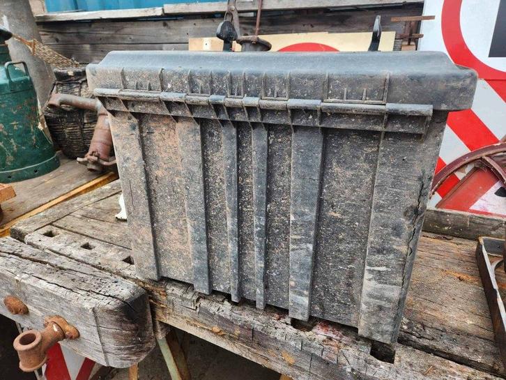 37 - Kunststof kist met sleutel, Doe-het-zelf en Verbouw, Kratten en Dozen, Gebruikt, Bak of Kist, 100 cm of meer, Minder dan 35 cm