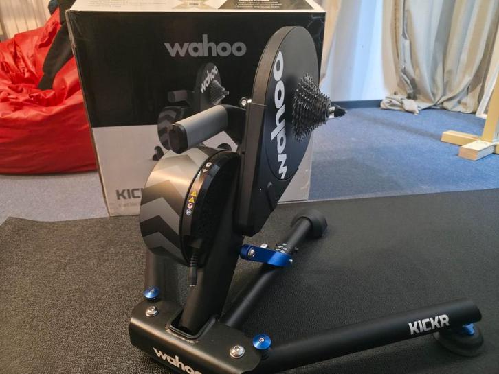 Wahoo Kickr V6 Wifi Smart Trainer + XAND Mat + Cassette, Sport en Fitness, Wielrennen, Zo goed als nieuw, Overige typen, Ophalen of Verzenden