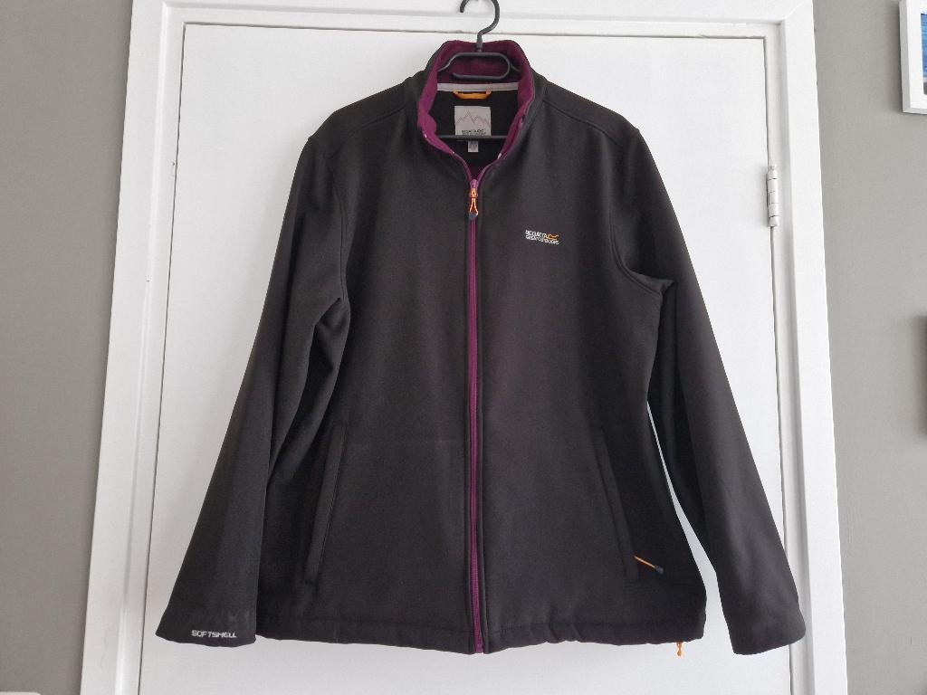 Een mooie softshell damesjas van Regatta maat 46, Regatta, Zwart, Ophalen of Verzenden, Jas of Mantel