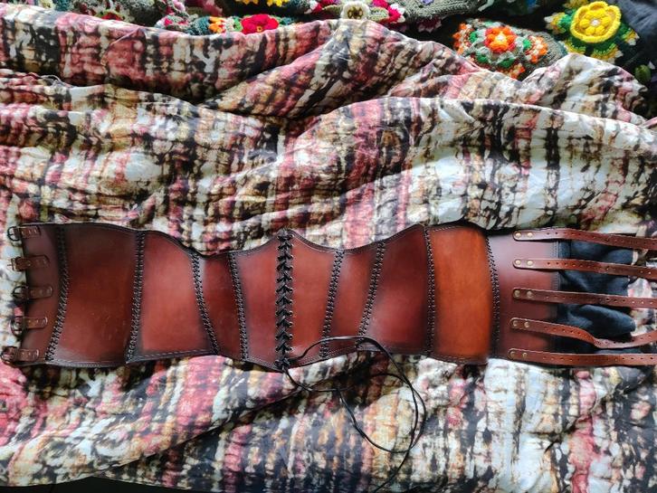 Leren underbust korset van Trollfelsen mt 48", Kleding | Dames, Jasjes, Kostuums en Pakken, Zo goed als nieuw, Kostuum of Pak