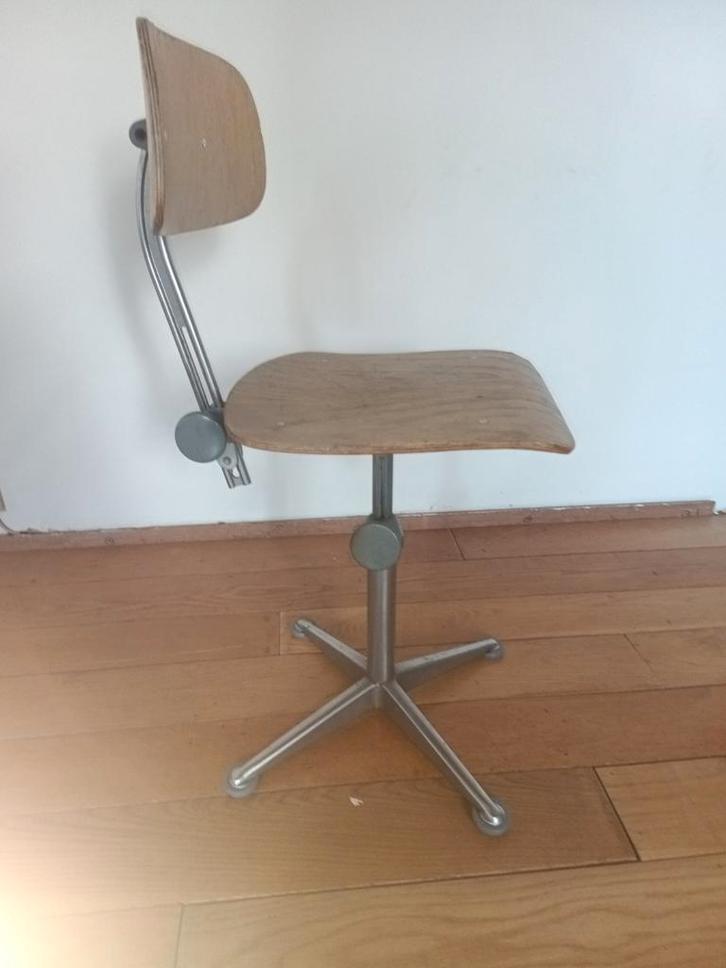 Friso Kramer bureaustoel - Industrieel design, Huis en Inrichting, Bureaustoelen, Gebruikt, Bureaustoel, Bruin, Ophalen