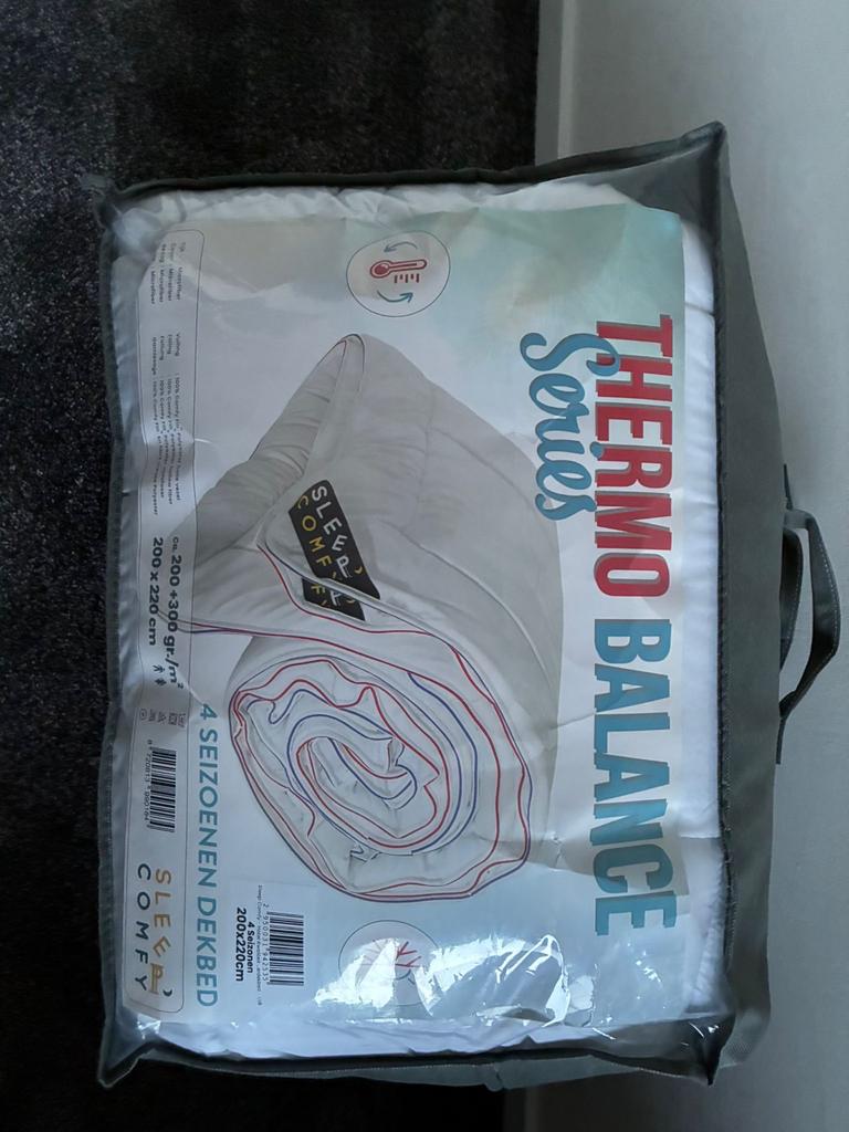 4 seizoenen dekbed 200x220cm, Huis en Inrichting, Slaapkamer | Beddengoed, Ophalen, Wit, Deken of Dekbed, Nieuw