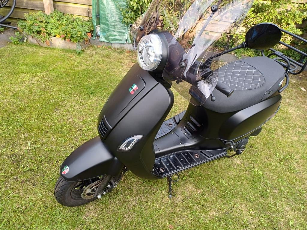 GTS Toscane Scooter 2021 - Weinig kilometers, Ophalen, Gebruikt, Overige typen, Overige merken