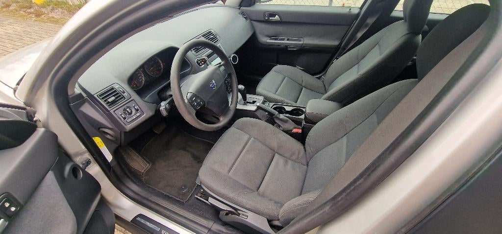 Volvo S40 2.4 I 103KW Geartronic 2005 Grijs, 1408 kg, Stof, Zwart, 2435 cc
