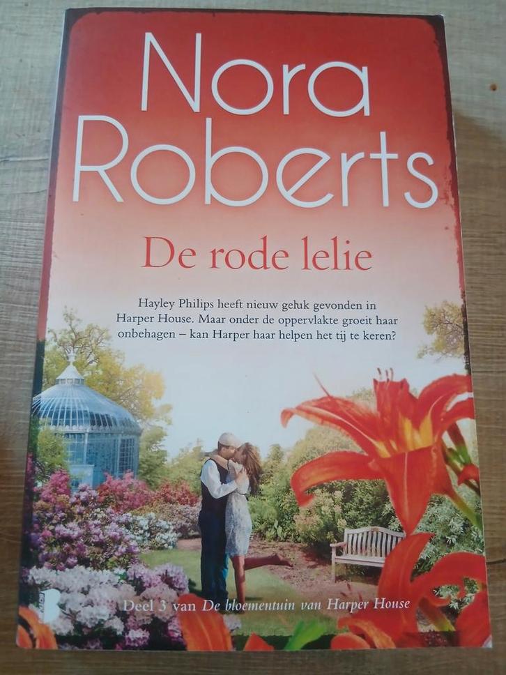 Nora Roberts - De Rode Lelie, Boeken, Romans, Zo goed als nieuw, Europa overig, Ophalen of Verzenden