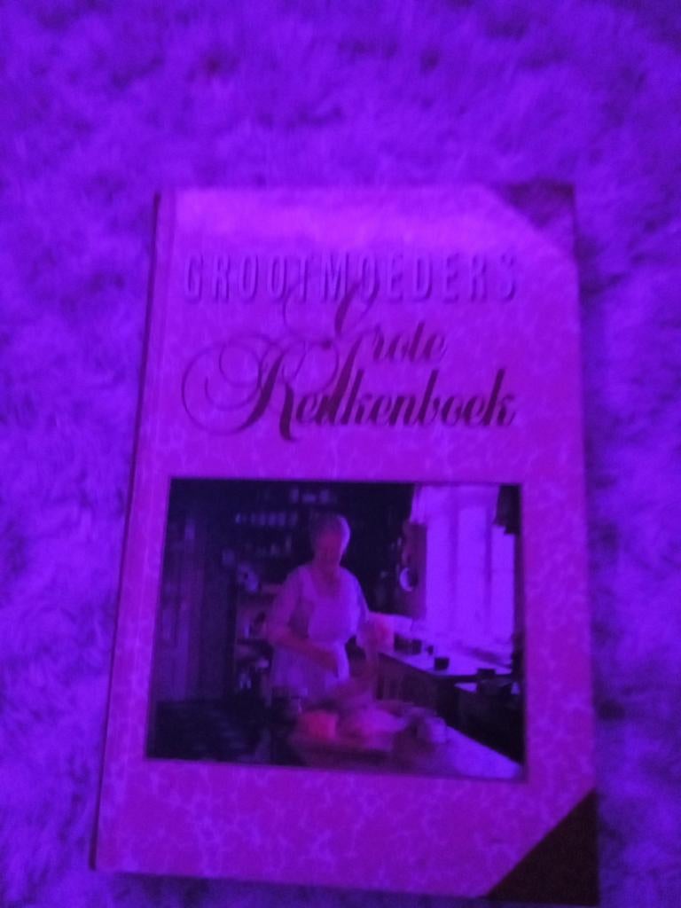 Grootmoeders Grote Kookboek - Klassieke Recepten, Boeken, Hoofdgerechten, Ophalen of Verzenden, Nederland en België, Onbekend