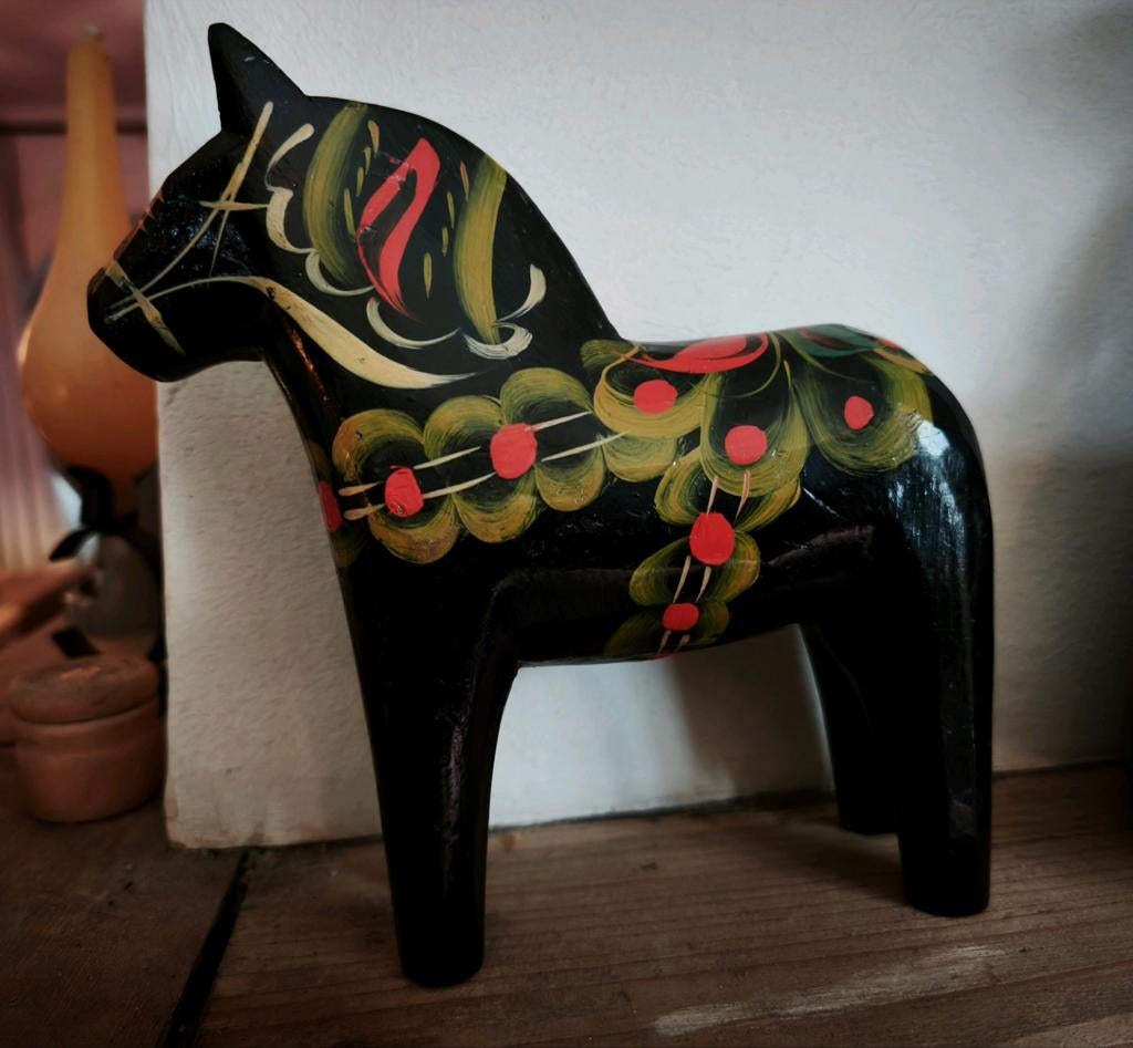 Mooi vintage Dala paard handbeschilderd 15 cm  Zweden  zwart, Ophalen of Verzenden