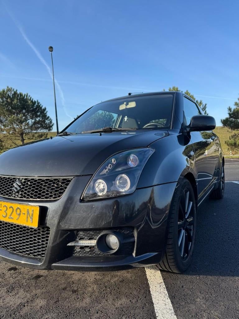 Suzuki Swift 1.6 3D Sport 2008 Zwart, Auto's, Suzuki, Voorwielaandrijving, 1005 kg, 40 €/maand, 4 cilinders