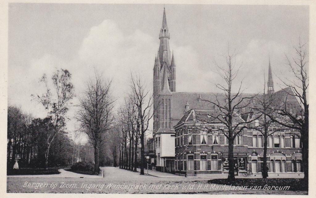 GA1424 Bergen op zoom Noord-Brabant HH Martelaren van Gorcum, Verzamelen, Verzenden, 1940 tot 1960, Gelopen, Noord-Brabant