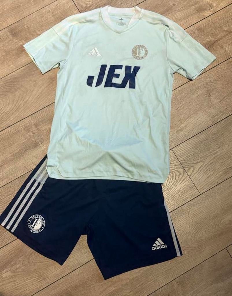 Feyenoord trainingstenue maat 176 (S) - Zo goed als nieuw, Ophalen of Verzenden, Zo goed als nieuw, Jongen of Meisje, Sport- of Zwemkleding