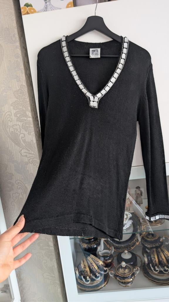 Zwarte trui met zilveren details - Maat M, Kleding | Dames, Maat 38/40 (M), Zwart, Ophalen of Verzenden, Onbekend