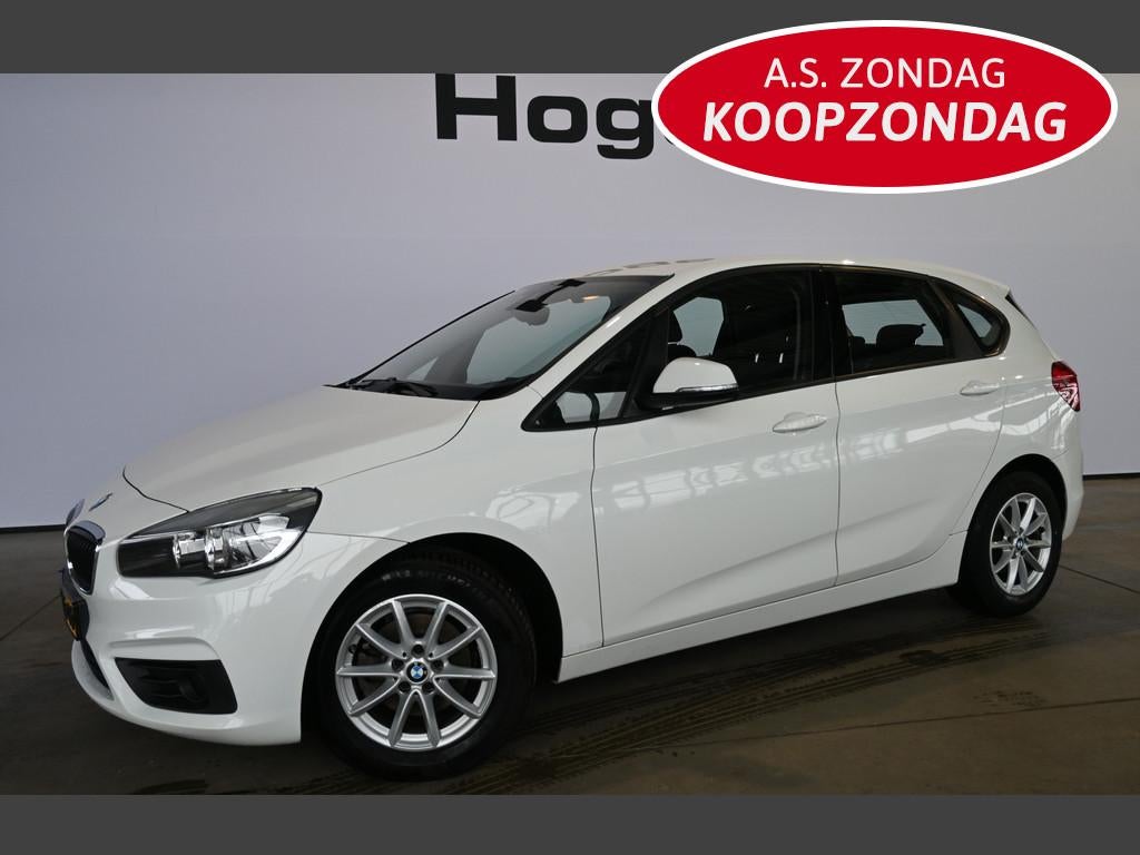 BMW 2 Serie Active Tourer 218i Airco Trekhaak LED Lichtmetaa, Voorwielaandrijving, Gebruikt, Met garantie (alle), Wit