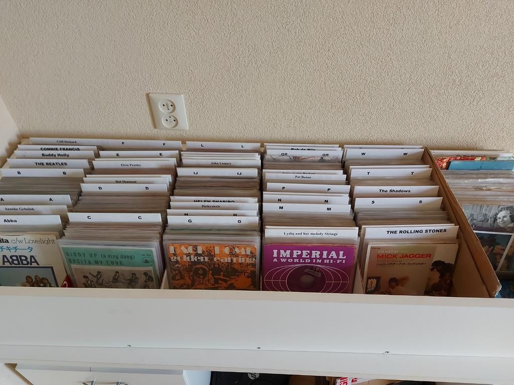 Bak met partij van ongeveer 550 oldies singles tekoop, Cd's en Dvd's, Vinyl Singles, Ophalen, 7 inch, Single, Zo goed als nieuw