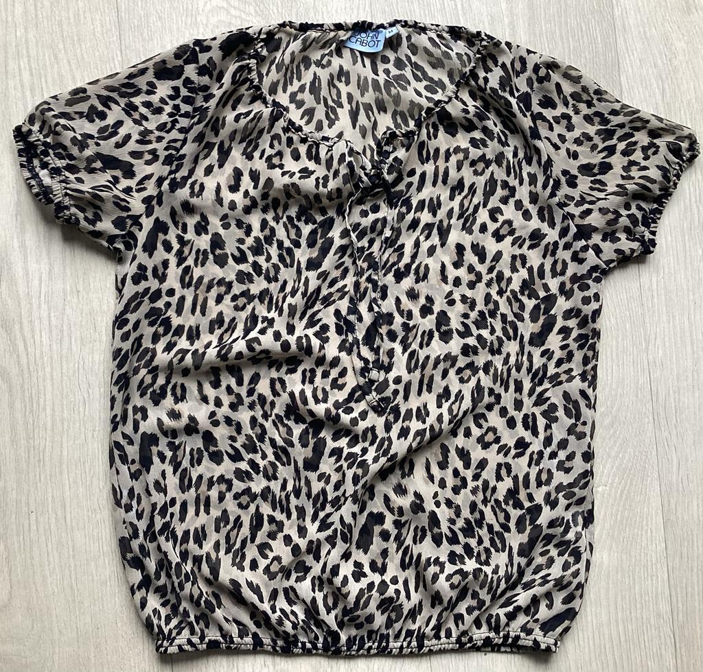 Leopard print blouse  maat M van John Cabot met korte mouwen, Maat 38/40 (M), Beige, Ophalen of Verzenden, Zo goed als nieuw
