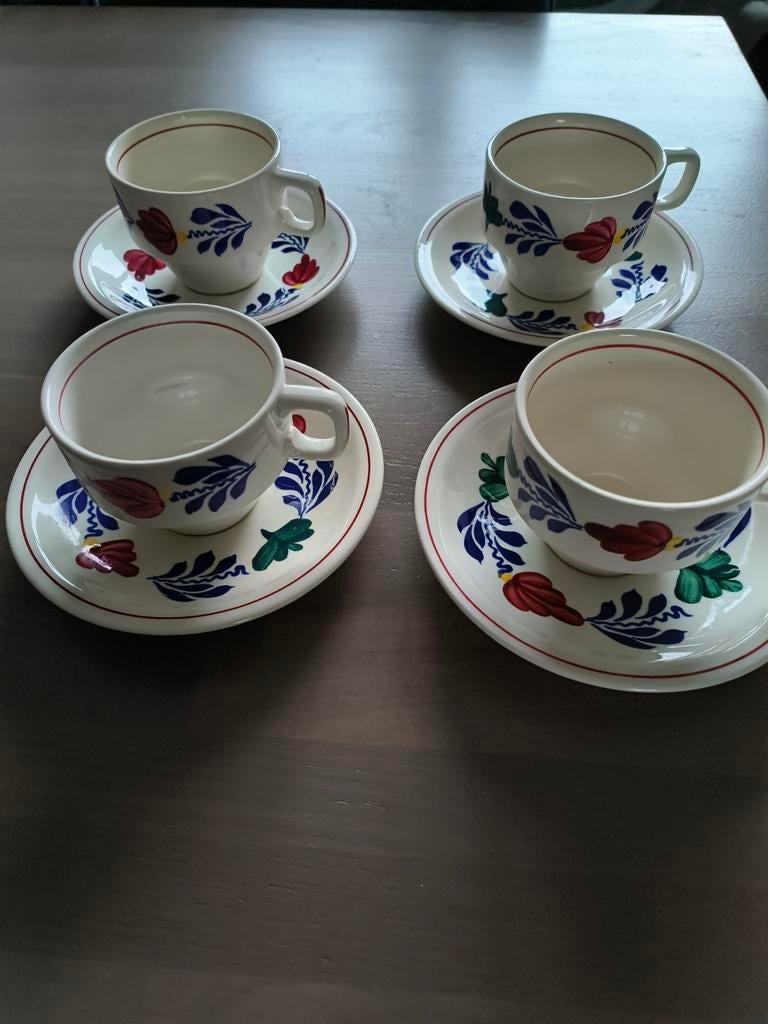 Sauskom en 4 kop en schotels Boerenbond, Ophalen of Verzenden, Porselein, Overige stijlen, Kop(pen) en/of Schotel(s)