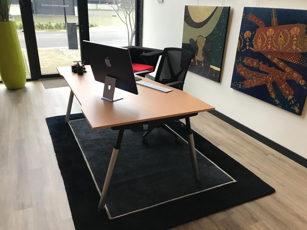 Hoogte instelbaar bureau , zware kwaliteit 180 x 80/100 cm, Ophalen, Zo goed als nieuw