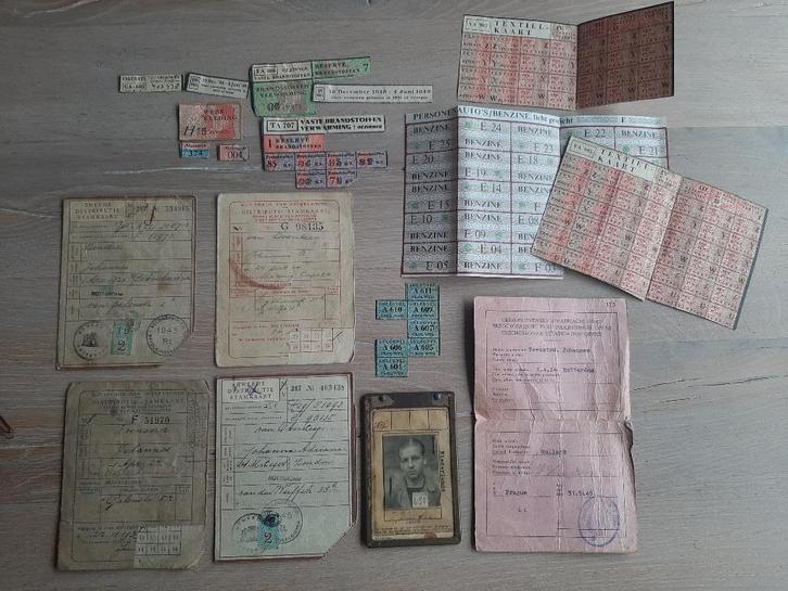 NL dwangarbeider Ausweis/pas stamkaarten repatriëring 1945, Verzamelen, Militaria | Tweede Wereldoorlog, Overige soorten, Overige typen