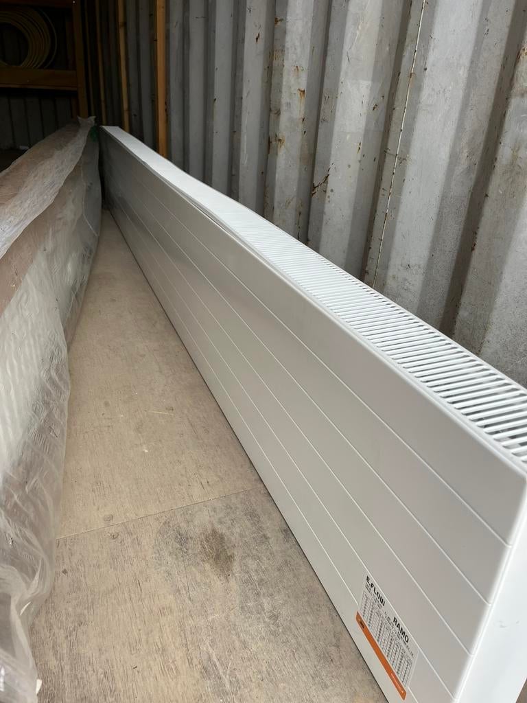 Nieuwe radson radiator 300 lang 40 hoog, Ophalen, 30 tot 80 cm, Radiator, 150 cm of meer