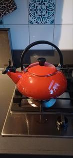 Le Creuset fluitketel - Zo goed als nieuw, 2 liter of meer, Ophalen of Verzenden, Zo goed als nieuw
