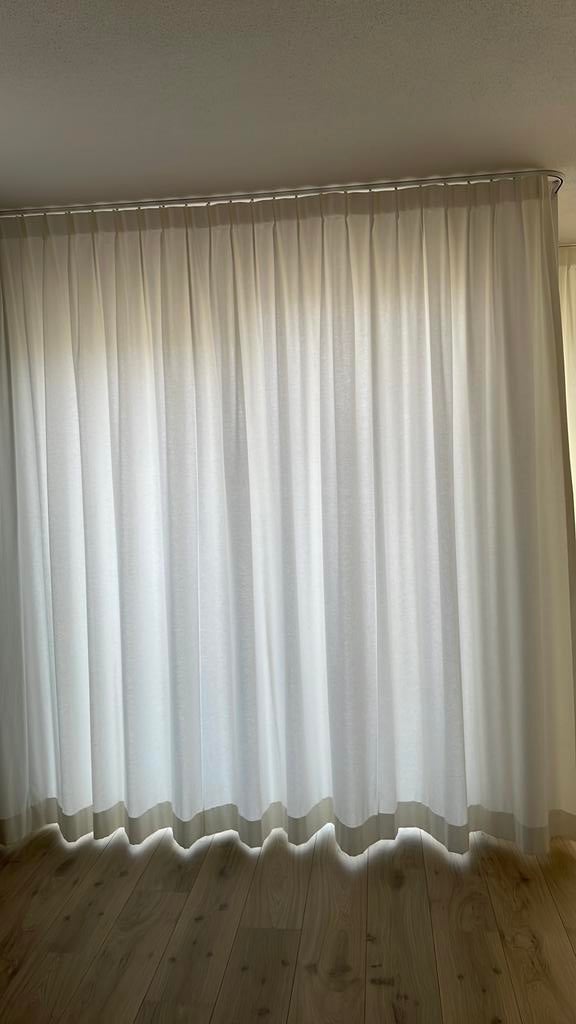 Mooie witte overgordijnen, Huis en Inrichting, Stoffering | Gordijnen en Lamellen, Ophalen of Verzenden, Zo goed als nieuw, 200 cm of meer