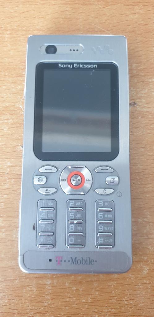 Historisch Sony Ericsson T-Mobile mobiel toestel, Gebruikt, Ophalen of Verzenden, Minder dan 3 megapixel, Klassiek of Candybar