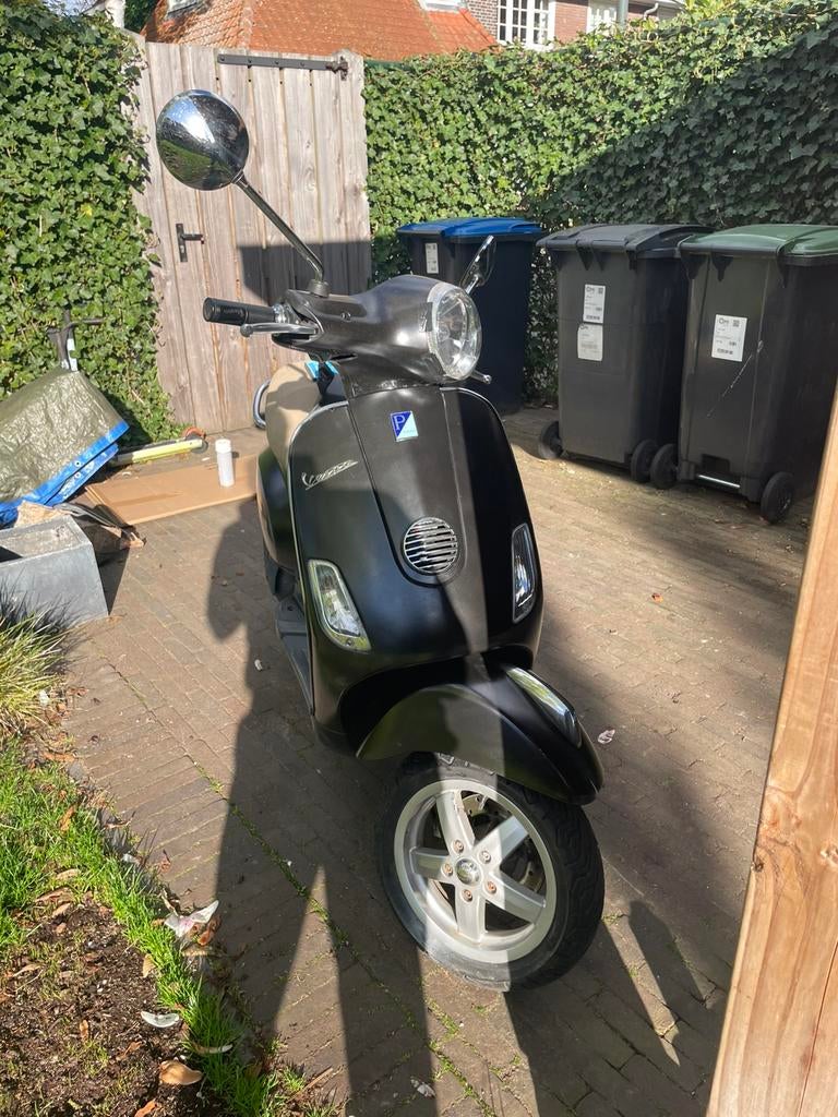 Vespa lx (beetje een project), Fietsen en Brommers, Scooters | Vespa, Ophalen, Zo goed als nieuw, Benzine, Vespa LX
