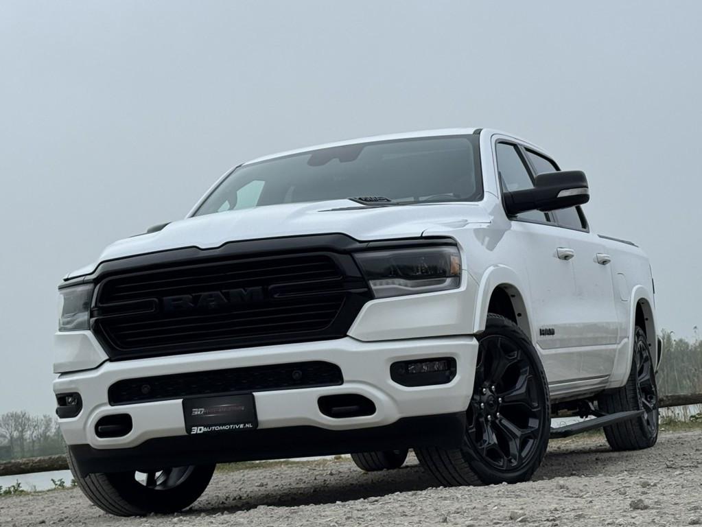 Dodge Ram 1500 LARAMIE NIGHT 5.7L V8, 1E EIG, PANO, 360, ACC, Auto's, Dodge, Automaat, 2361 kg, Gebruikt, 5654 cc