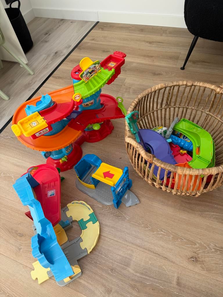 Vtech Toet Toet Auto's: 2 Garages & 10 Voertuigen, Ophalen of Verzenden, Gebruikt, 2 tot 4 jaar