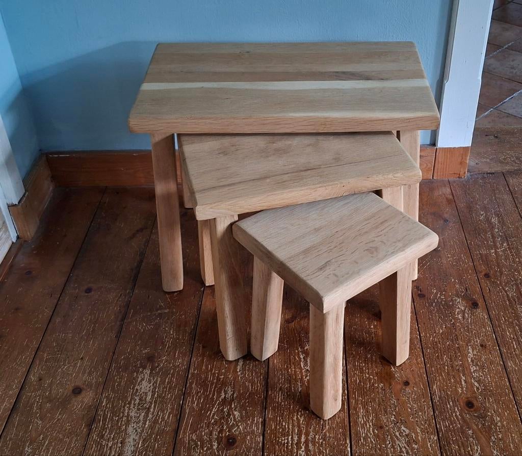 Antieke massief blank eiken bijzettafels 3-delige set, Minder dan 45 cm, Minder dan 55 cm, Gebruikt, Rechthoekig