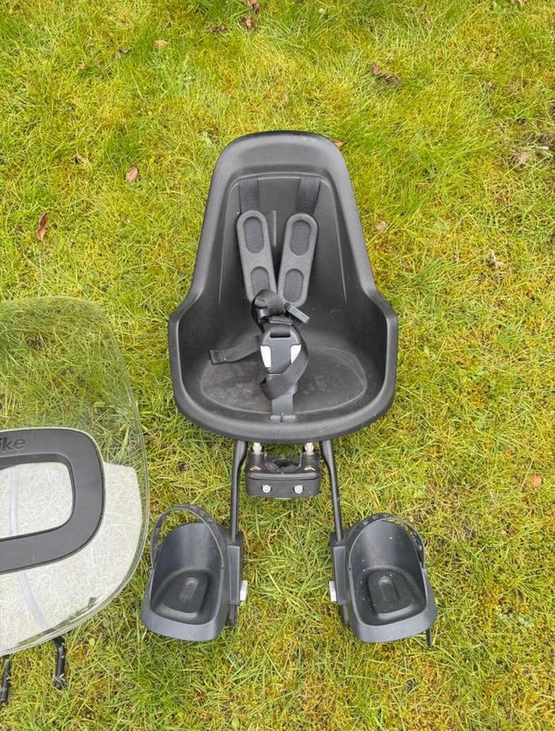Bobike one mini met scherm, Fietsen en Brommers, Fietsaccessoires | Fietsstoeltjes, Ophalen, Voetsteuntjes, Voorzitje, Zo goed als nieuw