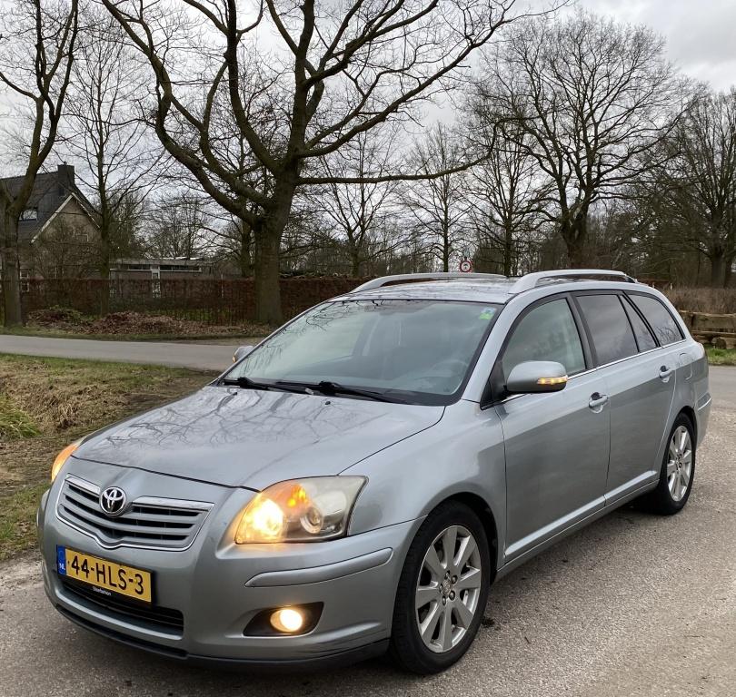 Toyota Avansis 2.0 D-4D Luna Business (bj 2009), Auto's, Toyota, 1998 cc, Gebruikt, 4 cilinders, 2000 kg