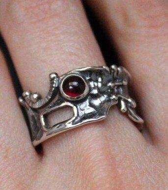 Hele aparte stoere ring met dieprode granaat, Overige kleuren, Verzenden, 19 tot 20, Nieuw