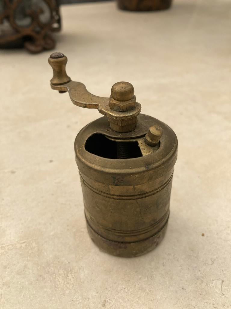 Antieke koperen pepermolen - Handmatige kruidenmolen, Ophalen of Verzenden