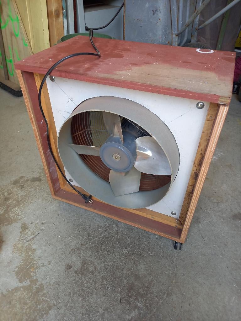 Sterke ventilator in houten frame, Ophalen, Afzuiger