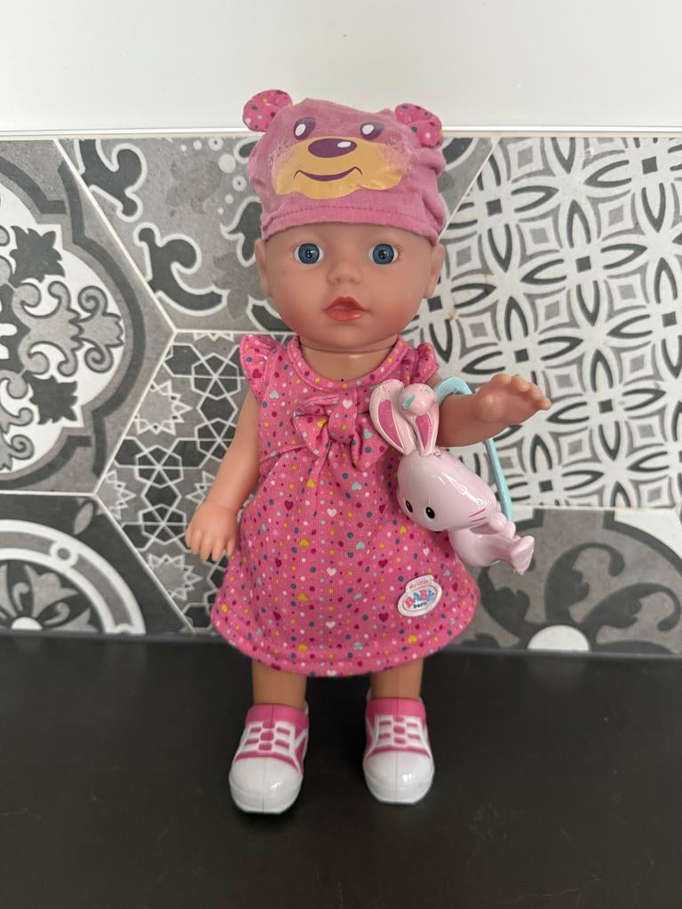 Baby Born pop met roze jurk en muts, Kinderen en Baby's, Speelgoed | Poppen, Ophalen of Verzenden, Gebruikt, Babypop