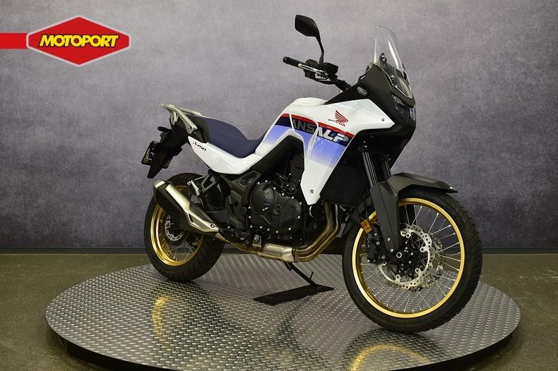 Honda XL 750 TRANSALP (bj 2025), Motoren, Motoren | Honda, Honda Motor Europe, Bedrijf, Crystal Bldng B-Unit B11.2 Rivium Blv200
2909 LK  Capelle aan den IJsel, NL