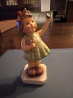 Hummel beeldje - Meisje met bloemmetjes, Ophalen of Verzenden