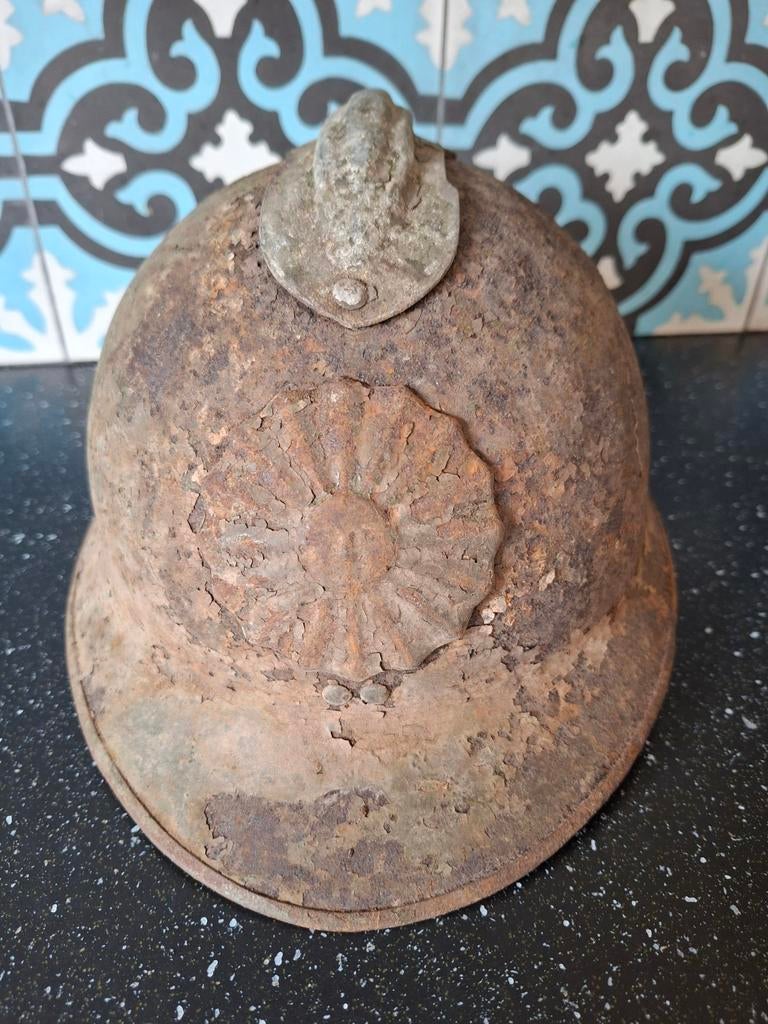 Ww2 wo2 Franse schuurvondst Adrian helm Peru, Verzamelen, Ophalen of Verzenden, Overige gebieden, Helm of Baret