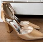 JJ’s house Elegante gouden satijnen pumps Bruidsschoenen 38, Ophalen of Verzenden, Nieuw, Schoenen