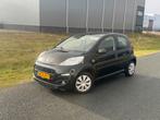 Peugeot 107 1.0 12V 5DR 2013 Zwart Nap! led Airco, Voorwielaandrijving, 4 stoelen, Origineel Nederlands, Bedrijf
